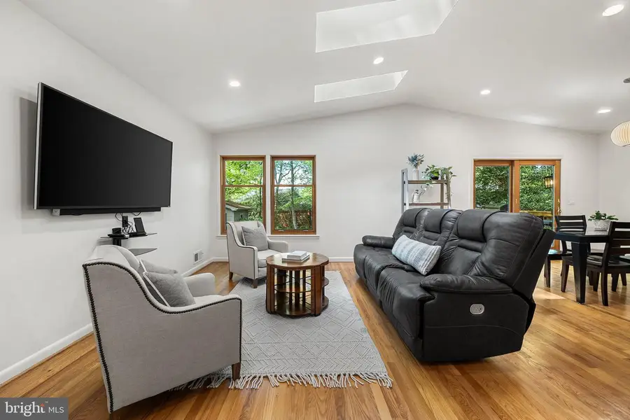 8408 Brewster Dr, Alexandria, VA 22308 - #3