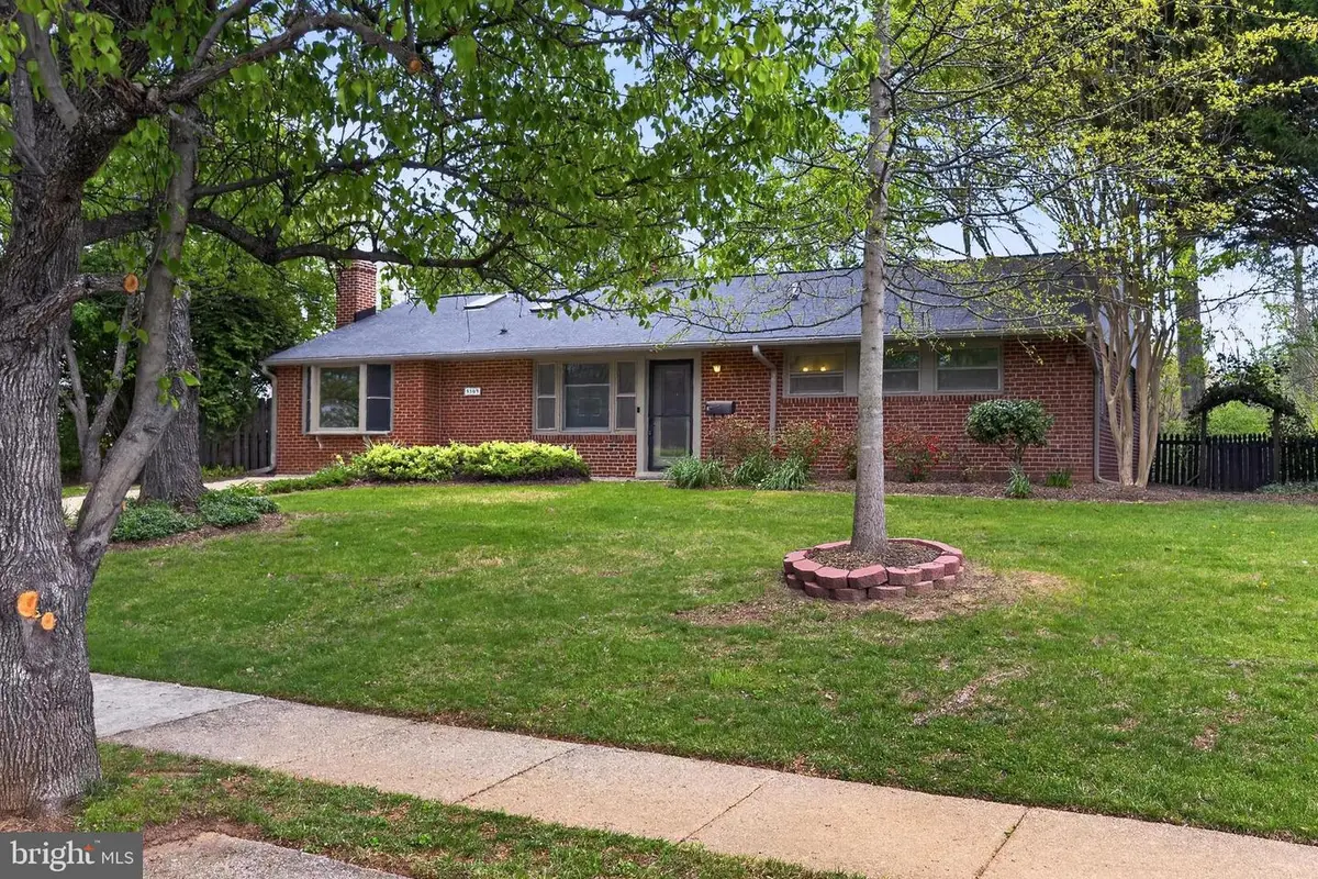 5509 Inverchapel Rd, Springfield, VA 22151 - #1