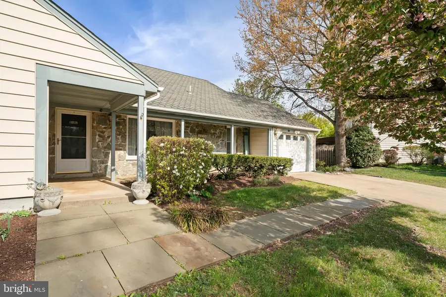 5406 Clubside Ln, Centreville, VA 20120 - #3