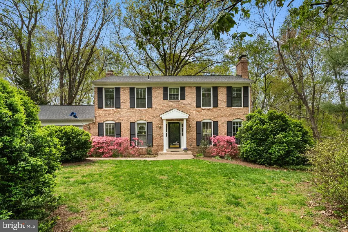 10505 Adel Rd, Oakton, VA 22124 - #1