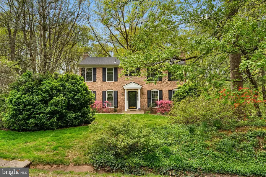 10505 Adel Rd, Oakton, VA 22124 - #3