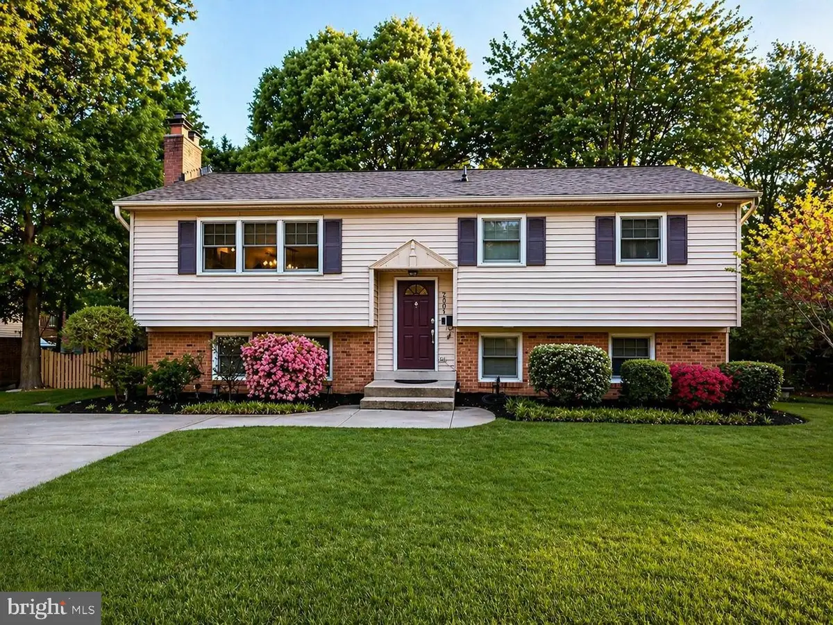 2003 Rampart Dr, Alexandria, VA 22308 - #1