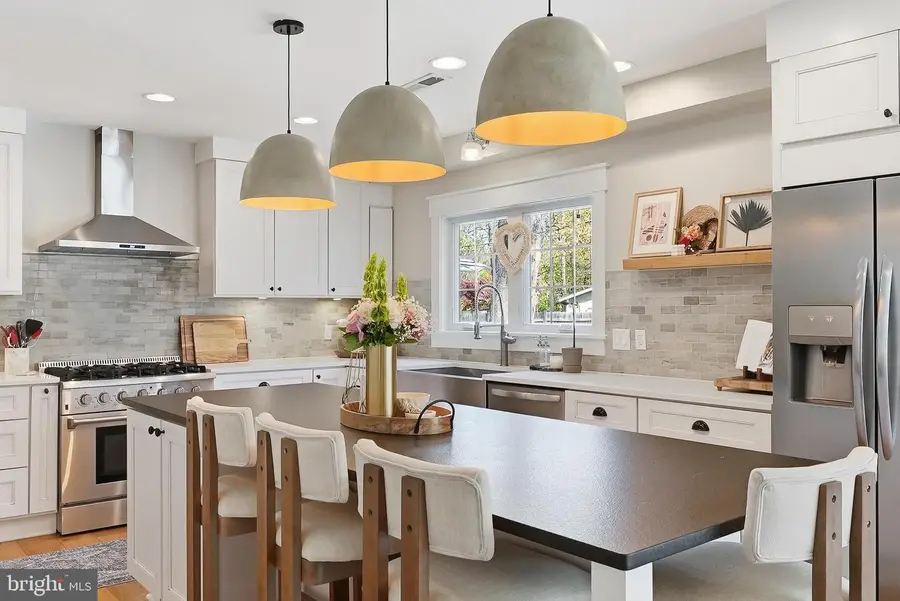 7739 Schelhorn Rd, Alexandria, VA 22306 - #3