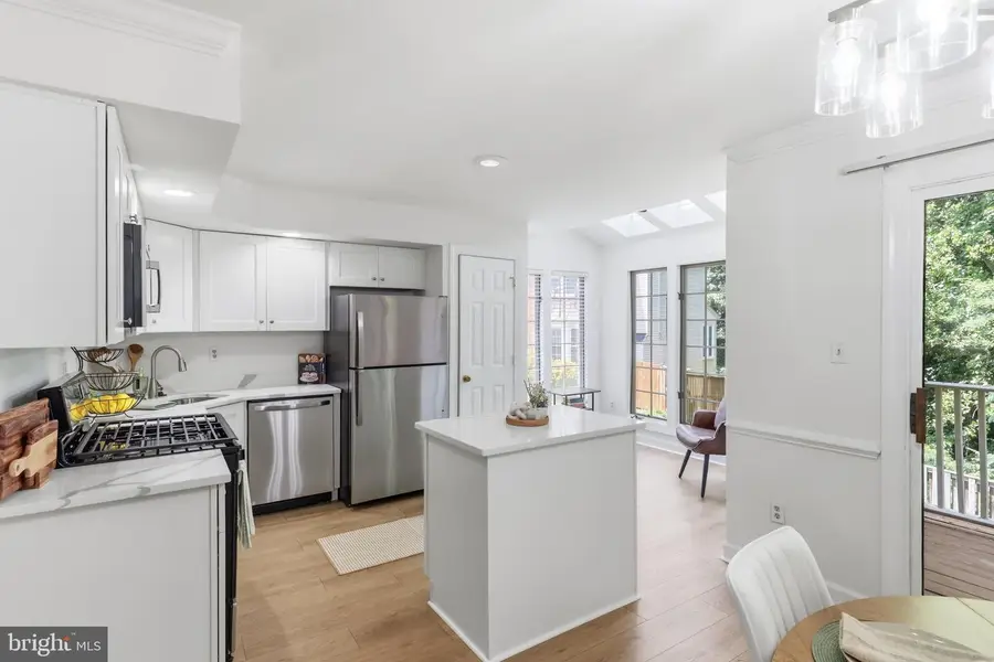 7814 Lambkin Ct, Lorton, VA 22079 - #3