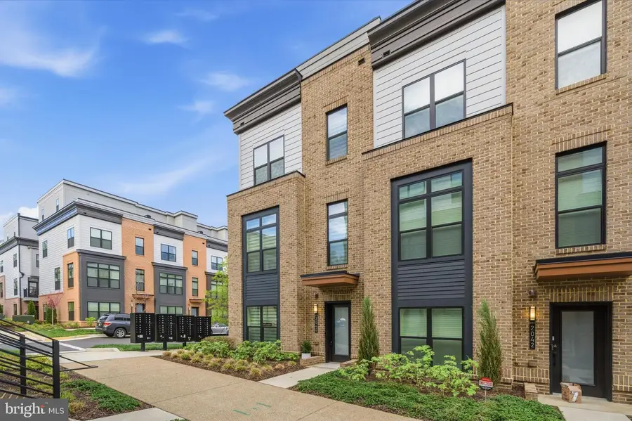 2040 Tysons Ridgeline Rd, Falls Church, VA 22043 - #3