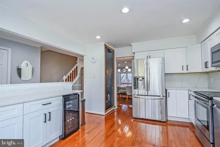 3964 Burning Bush Ct, Fairfax, VA 22033 - #3