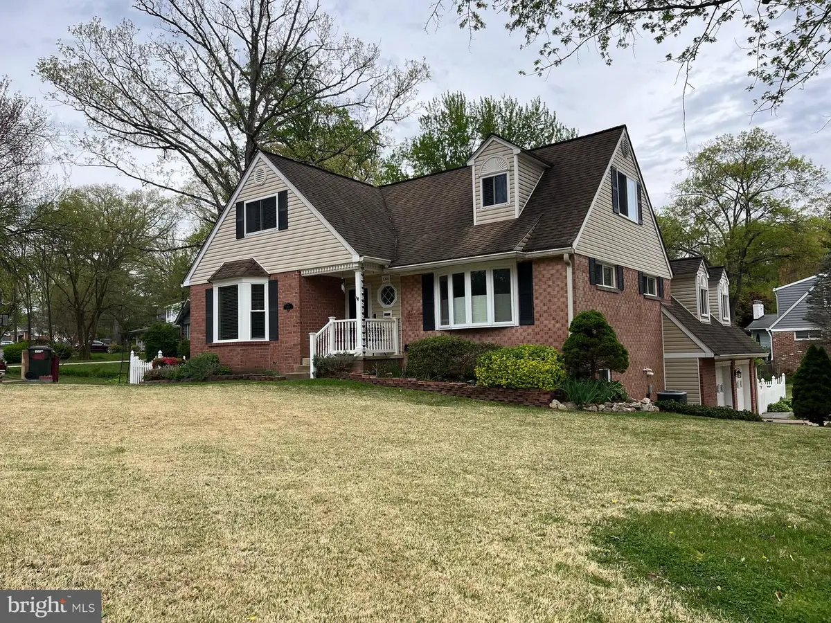 5300 Kings Park Dr, Springfield, VA 22151 - #1