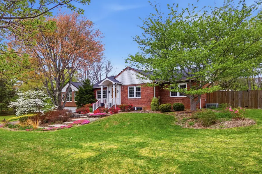 4637 Randolph Dr, Annandale, VA 22003 - #3