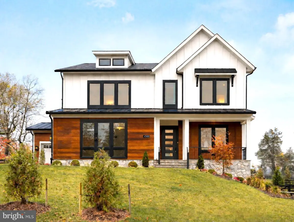 8846 Ox Rd, Lorton, VA 22079 - #1