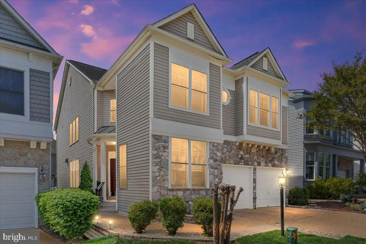 5645 Tower Hill Cir, Alexandria, VA 22315 - #1