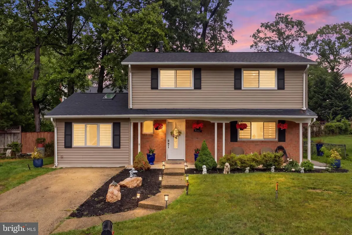 6809 Rolling Rd, Springfield, VA 22152 - #1