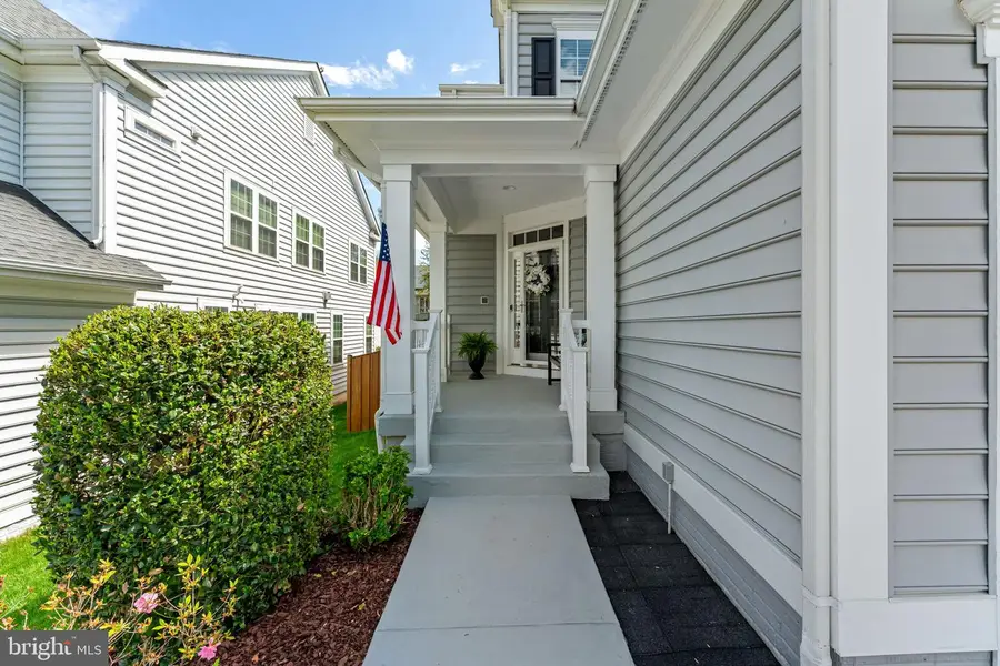 9805 Amsterdam St, Lorton, VA 22079 - #3