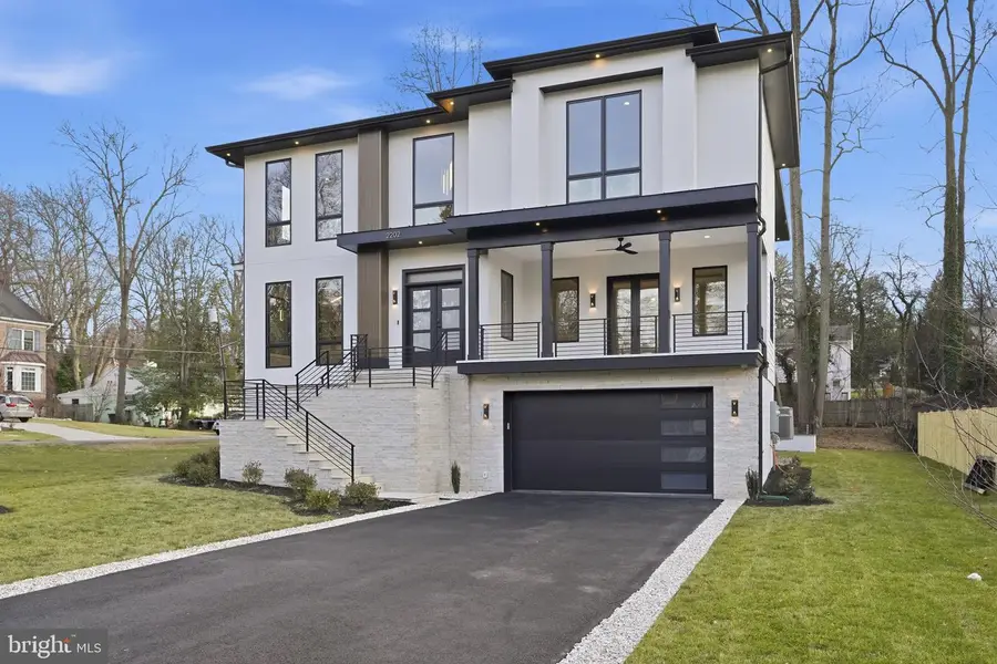 6913 Berkeley St, Falls Church, VA 22043 - #2