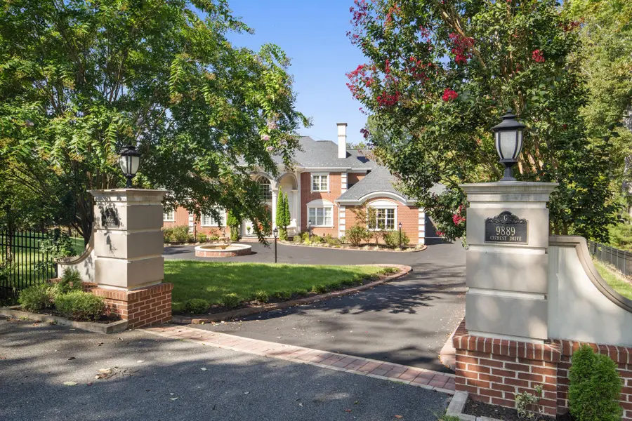 9889 Oxcrest Dr, Fairfax Station, VA 22039 - #3