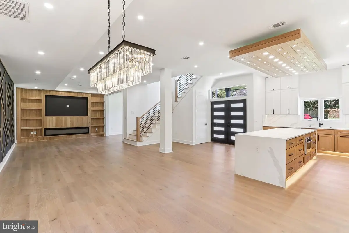 5419 Kempsville St, Springfield, VA 22151 - #1