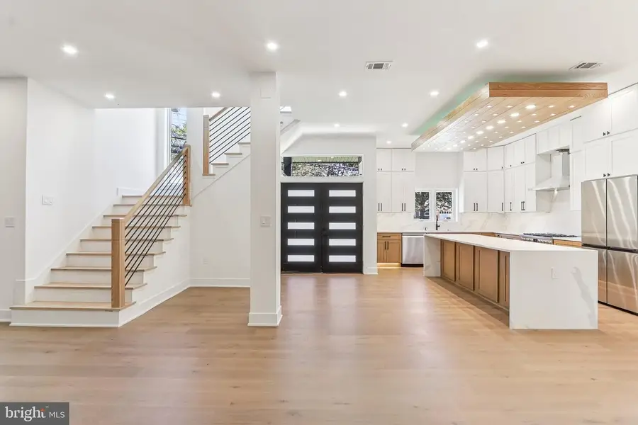 5419 Kempsville St, Springfield, VA 22151 - #2