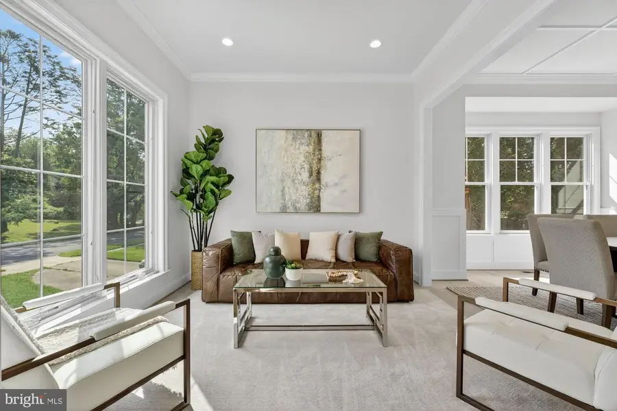 8904 Higdon Dr, Vienna, VA 22182 - #2