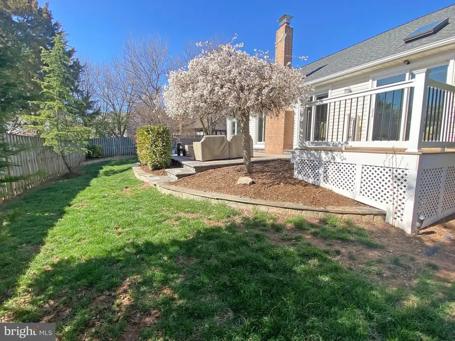 13905 Deviar Dr, Centreville, VA 20120 - #3