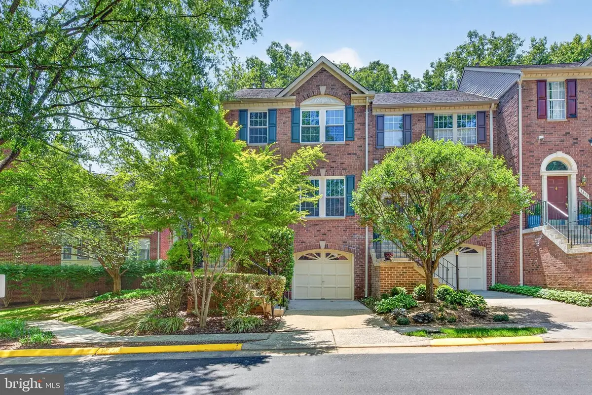 1409 Park Garden Ln, Reston, VA 20194 - #1