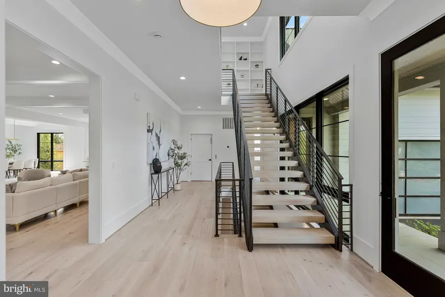 1109 Ingleside Ave, McLean, VA 22101 - #3