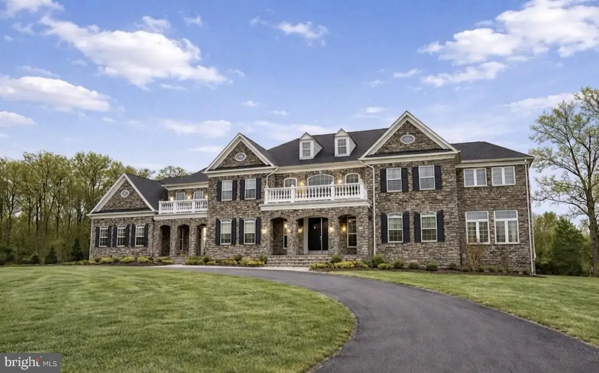 6511 Bull Run Woods Trl, Centreville, VA 20120 - #1