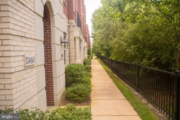 12406-b Liberty Bridge Rd, FAIRFAX, VA 22033