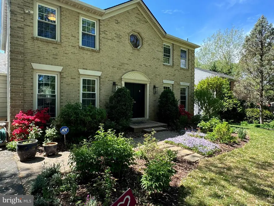 502 Woodland Ct Nw, Vienna, VA 22180 - #2