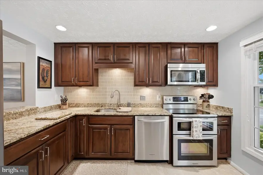 13336 Tannery Ct, Fairfax, VA 22033 - #2