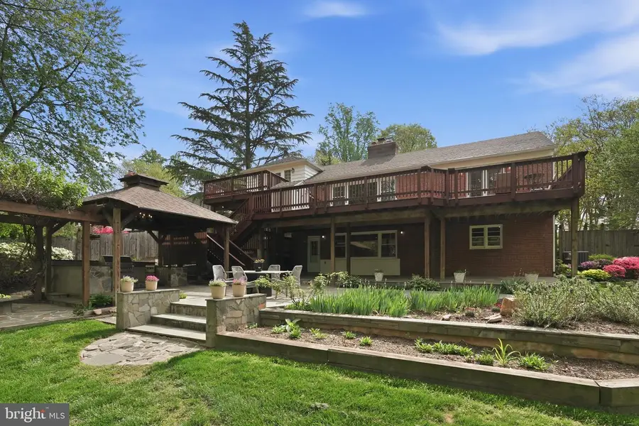 3138 Juniper Ln, Falls Church, VA 22044 - #3