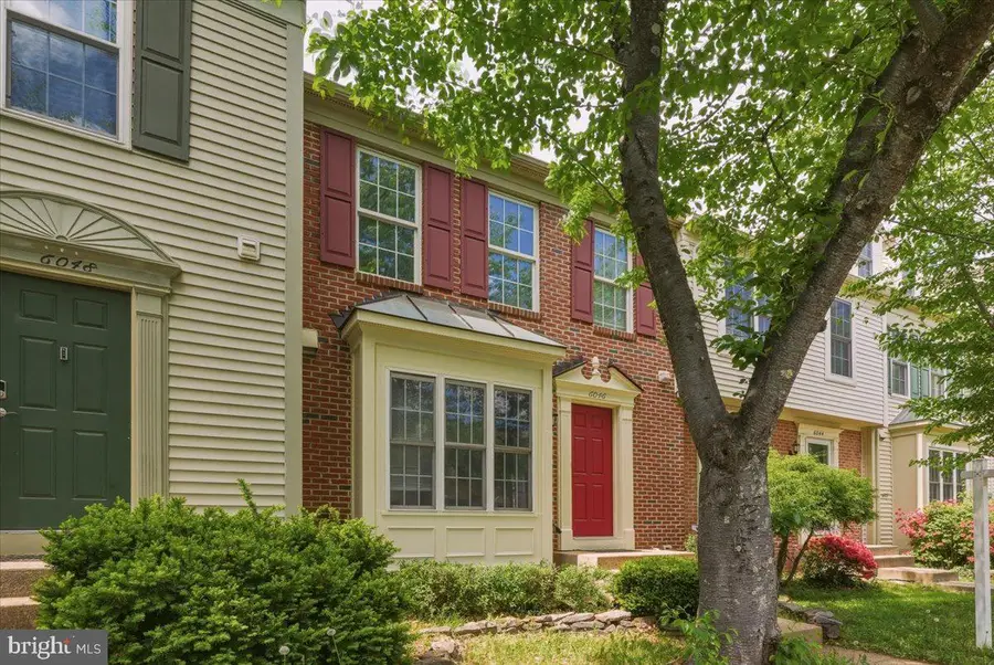 6046 Raina Dr, Centreville, VA 20120 - #2