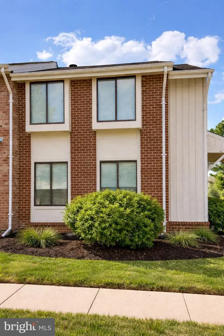 2112 Berger Pl, Herndon, VA 20170 - #1