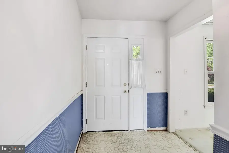 10214 Eagle Landing Ct, Burke, VA 22015 - #3