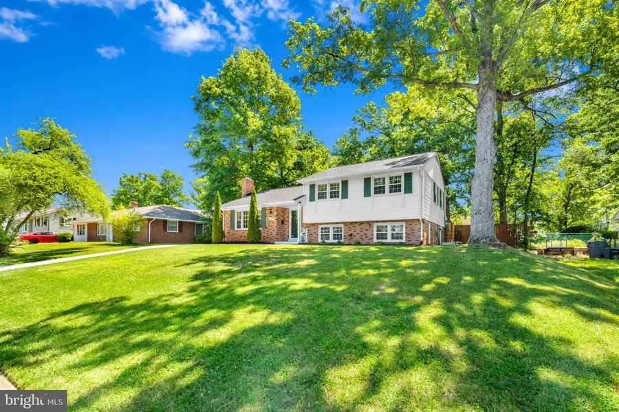 14711 Carlbern Dr, Centreville, VA 20120 - #3