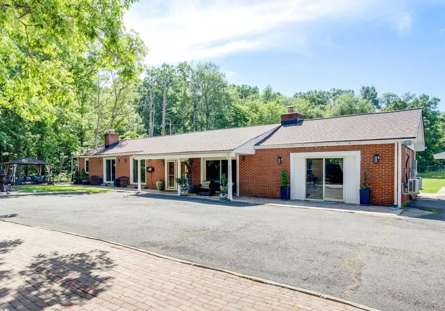 11701 Braddock Rd, Fairfax, VA 22030 - #2