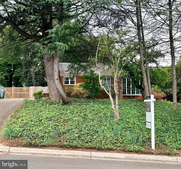 7247 Deborah Dr, FALLS CHURCH, VA 22046