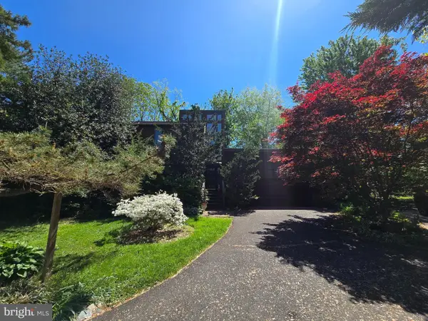 1528 Pathfinder Ln, MCLEAN, VA 22101