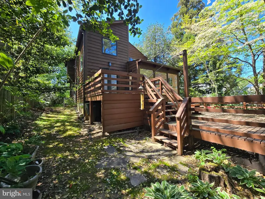 1528 Pathfinder Ln, McLean, VA 22101 - #2