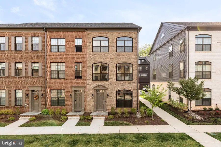 12548 Dehring Dr, Fairfax, VA 22033 - #3