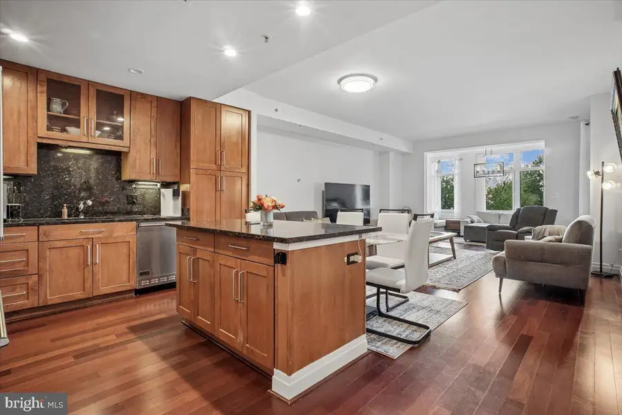 8220 Crestwood Heights Dr #301, McLean, VA 22102 - #2