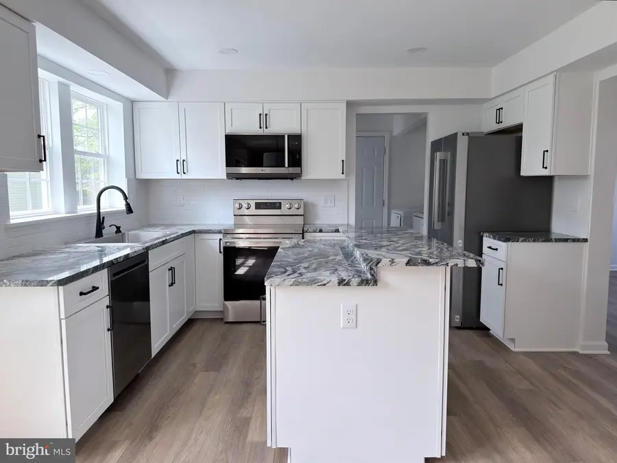 2339 Colts Brook Dr, Reston, VA 20191 - #3