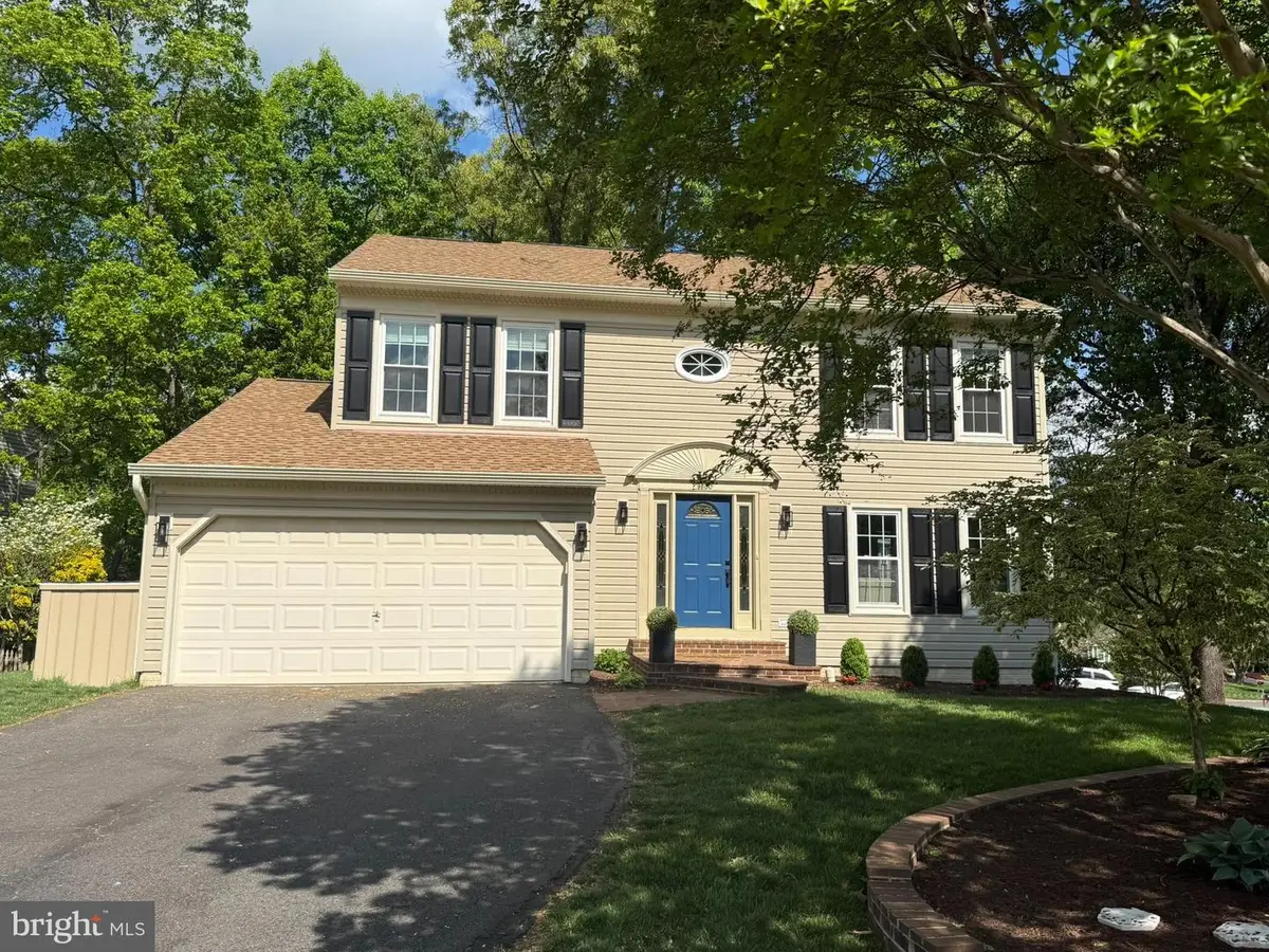 9600 Burnt Oak Dr, Fairfax Station, VA 22039 - #1