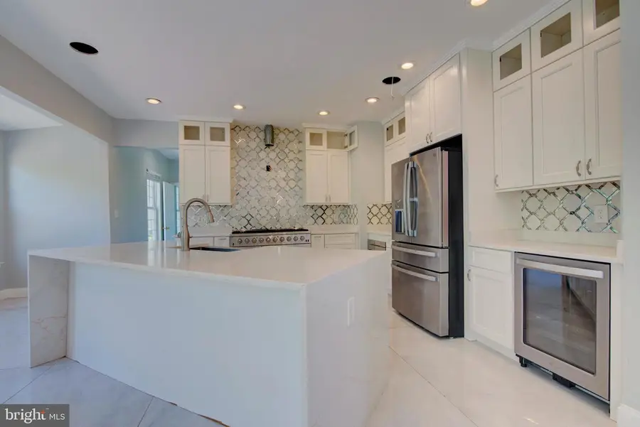 6137 Deer Ridge Trl, Springfield, VA 22150 - #3