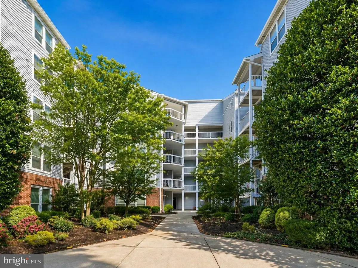 3176 Summit Square Dr #4-a2, Oakton, VA 22124 - #1
