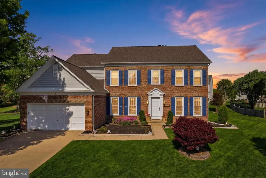 8392 Crosslake Dr, Fairfax Station, VA 22039 - #2