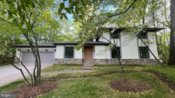 5933 Woodley Rd, MCLEAN, VA 22101