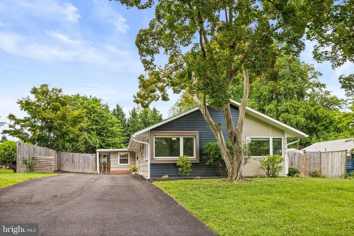7124 Alger Rd, Falls Church, VA 22042 - #1