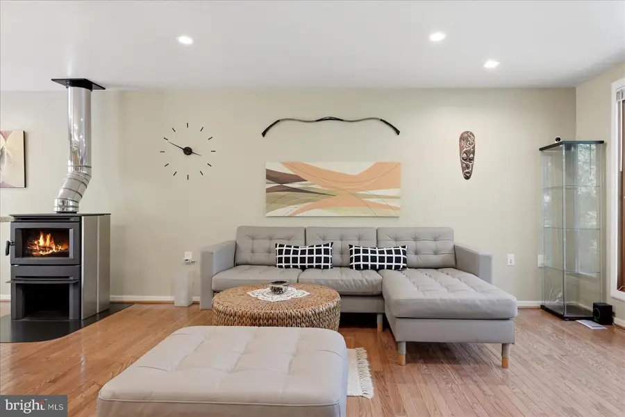 10929 Howland Dr, Reston, VA 20191 - #3