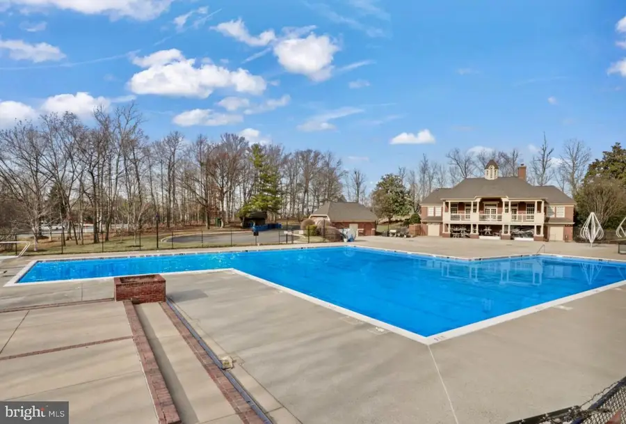 5245 Glen Meadow Rd, Centreville, VA 20120 - #2