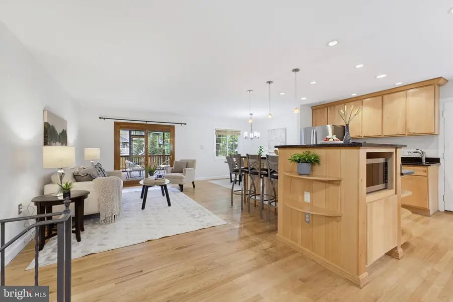 9538 Stevebrook Rd, Fairfax, VA 22032 - #3