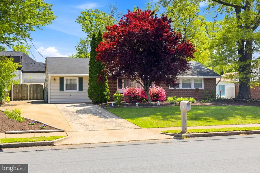 14703 Carlbern Dr, Centreville, VA 20120 - #3